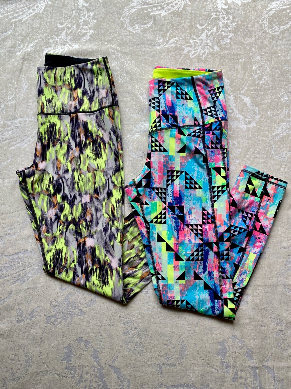 Bundle of 2 Victoria’s Secret VSX Sport Leggings